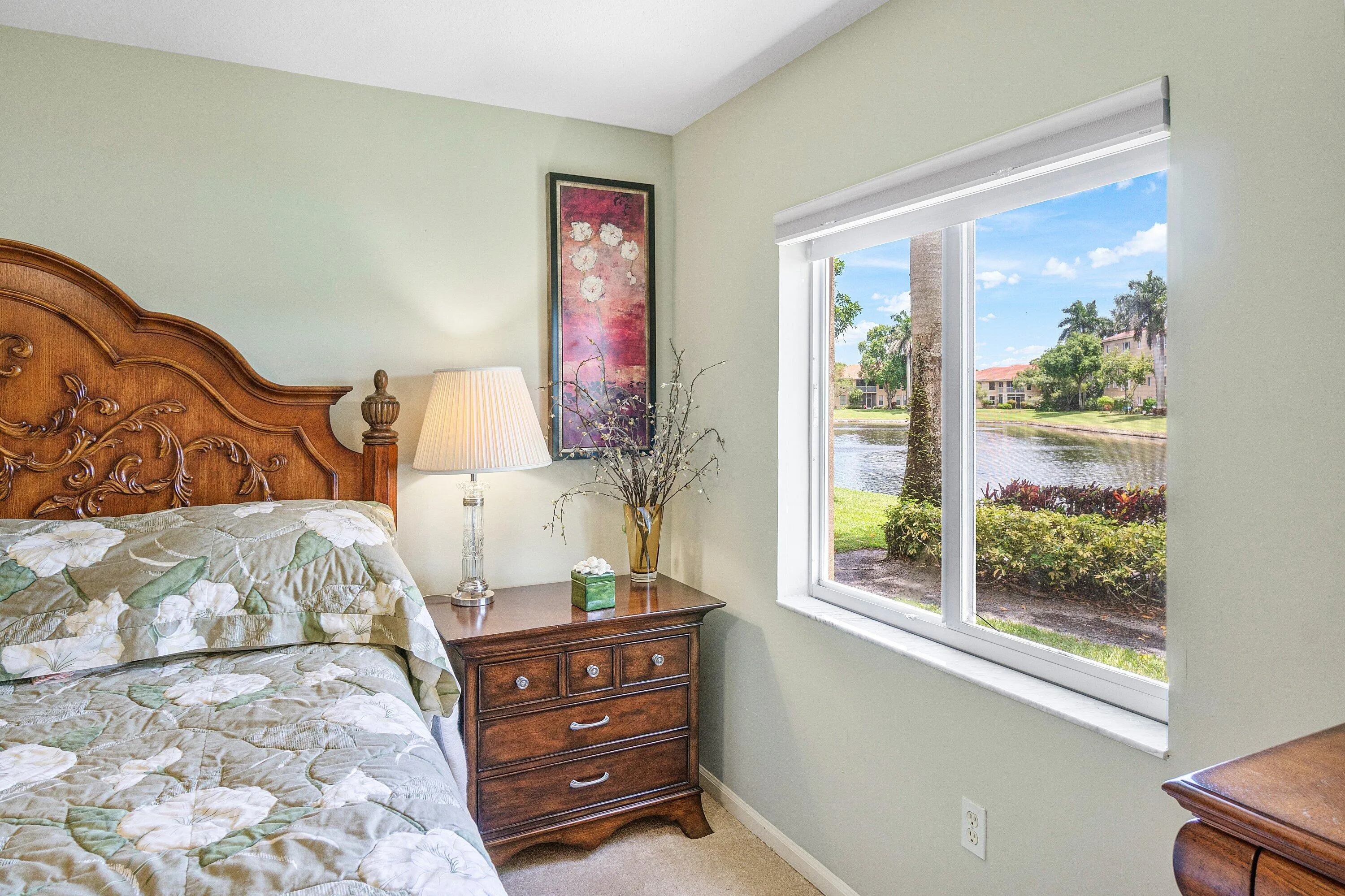 TWO WINDOWS TO THE LAKE VIEWS