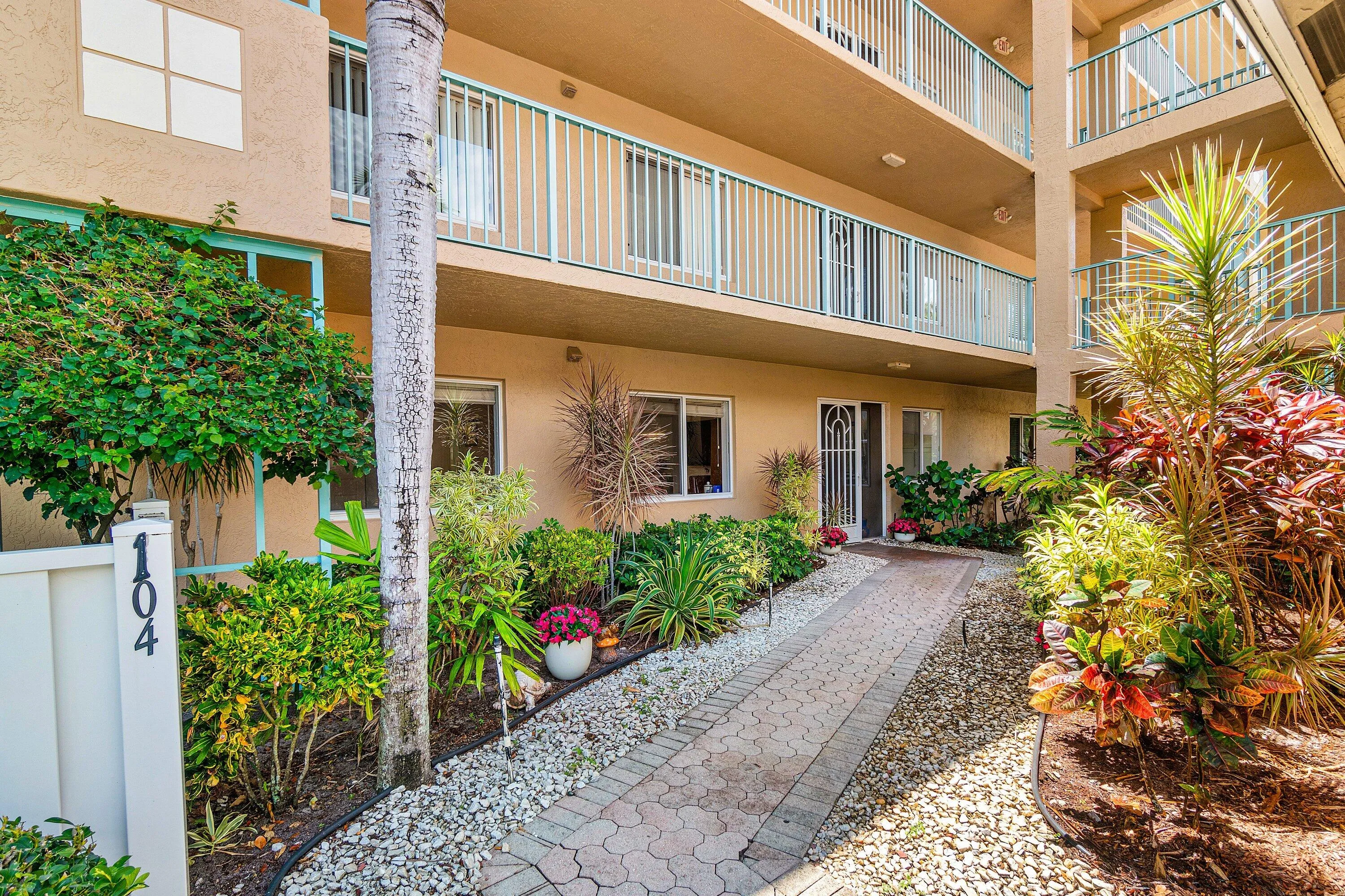 COMPLETELY PRIVATE WALKWAY w/ YOUR OWN GARDEN!