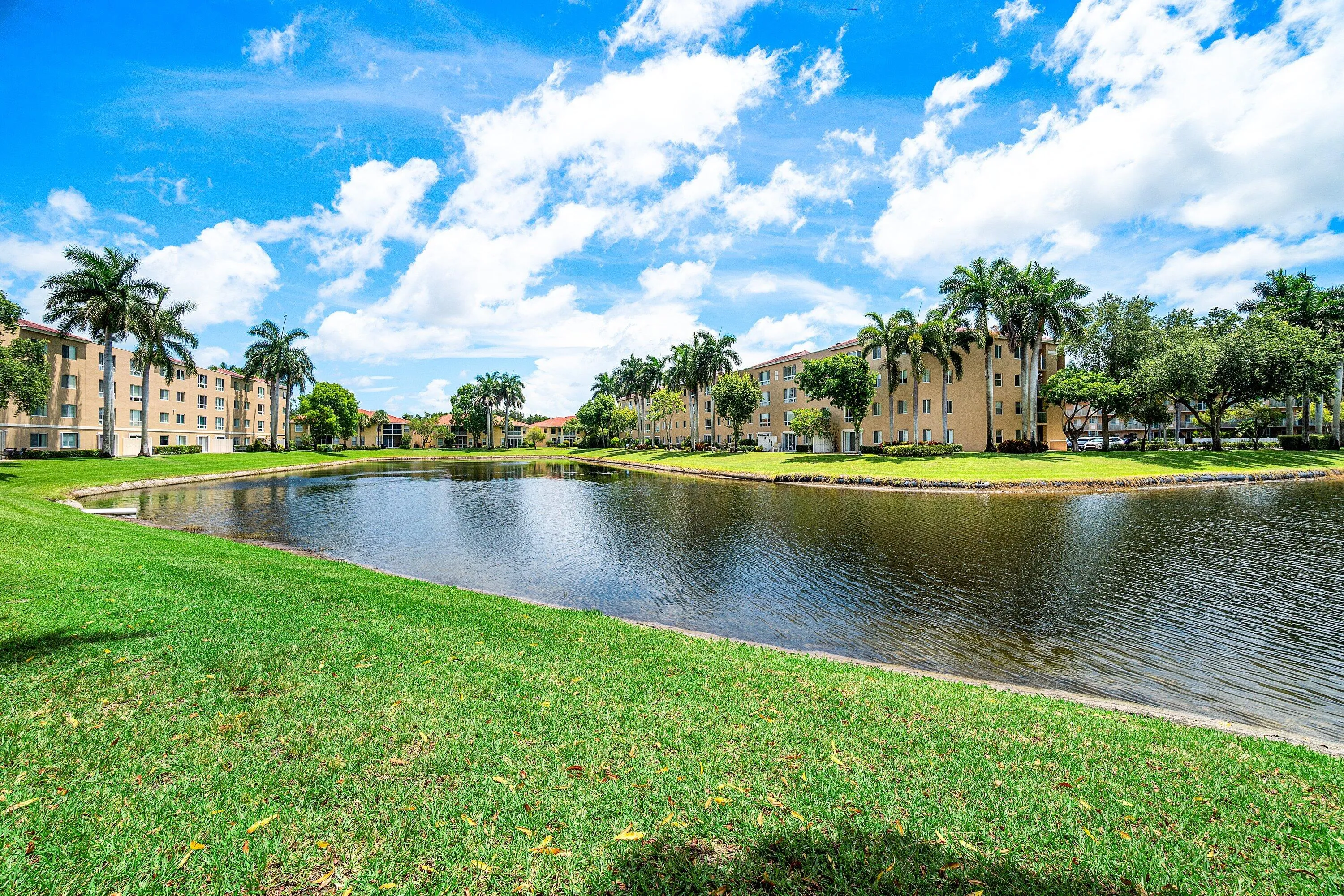 PEACEFUL & SERENE LAKE VIEW