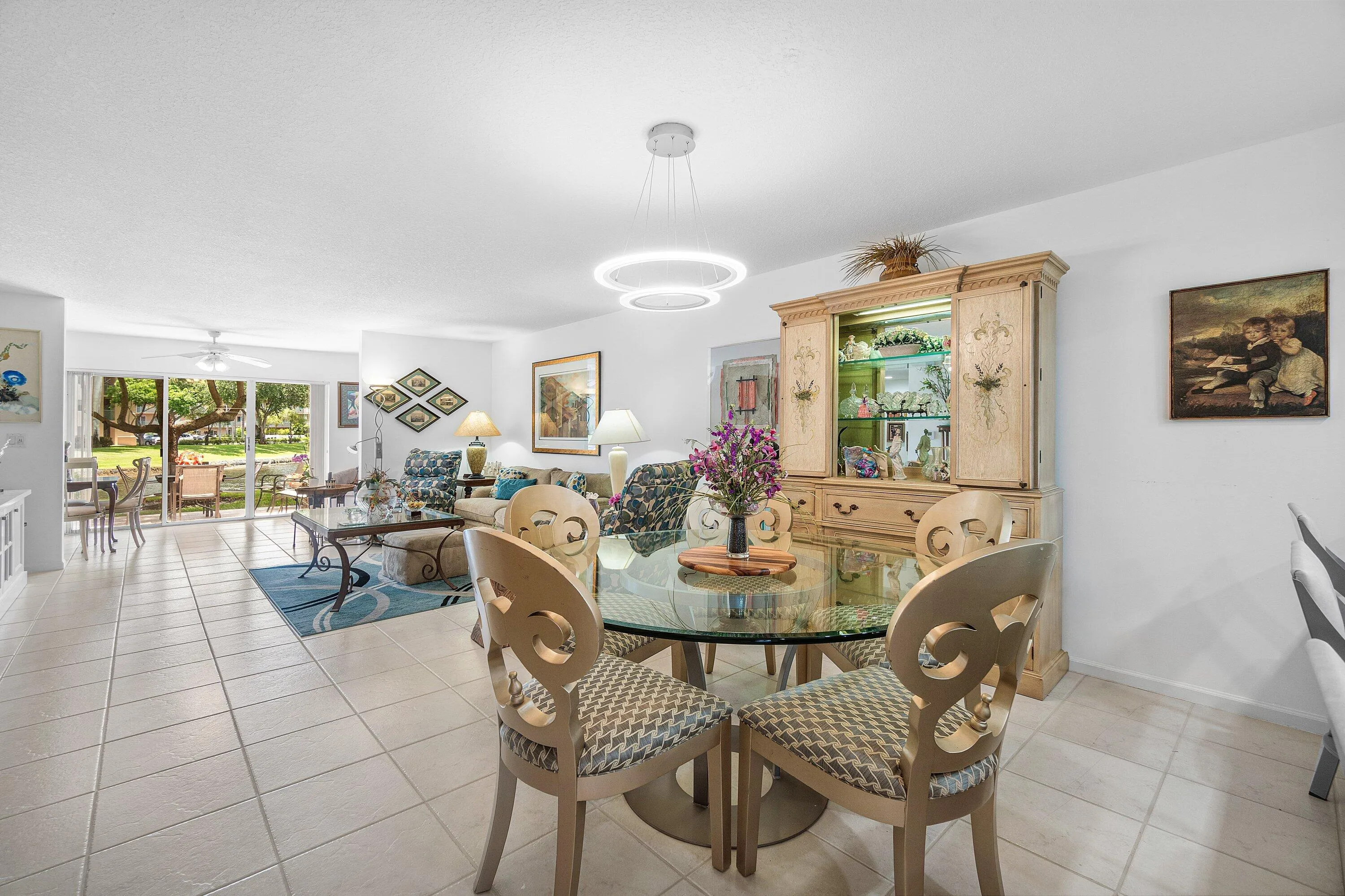 NICE BRIGHT LIGHT & SPACIOUS CONDO