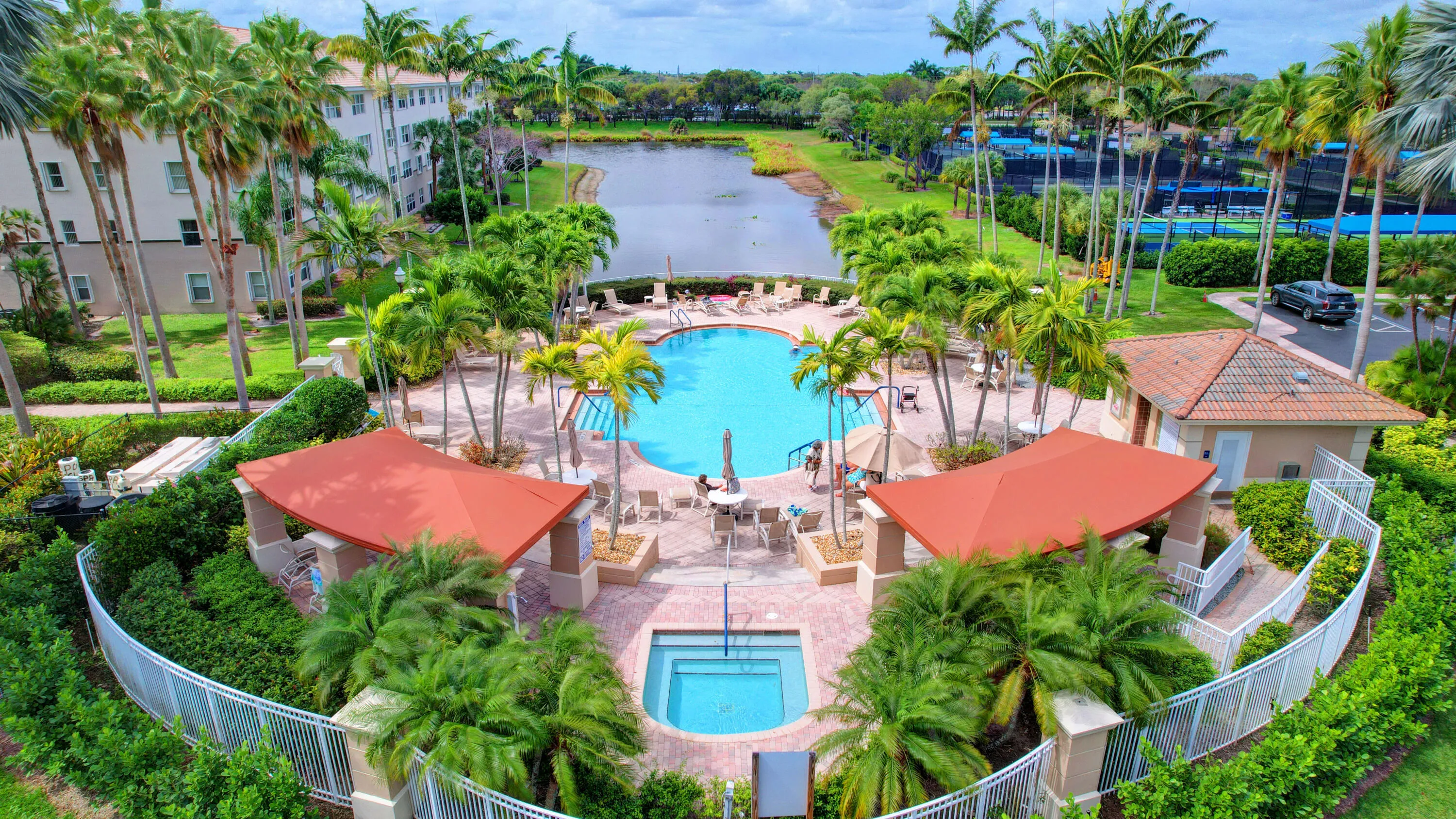 SATELLITE POOLS STEPS AWAY FROM THE CONDO