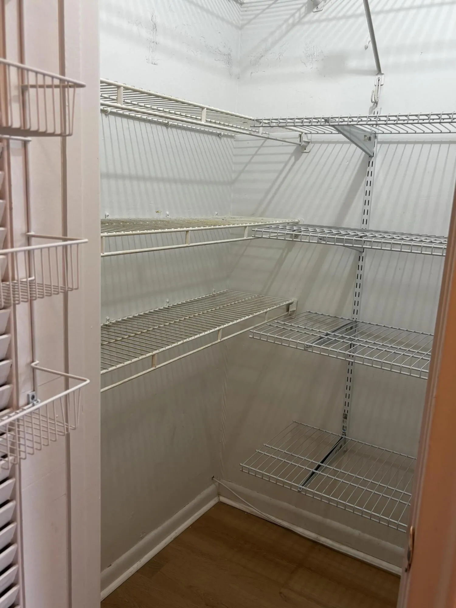 WALK IN PANTRYCLOSET
