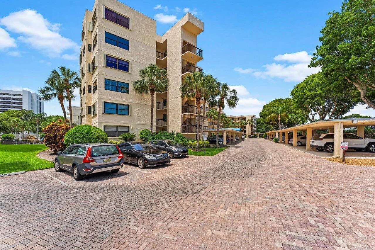 372Golfview Road Unit 101