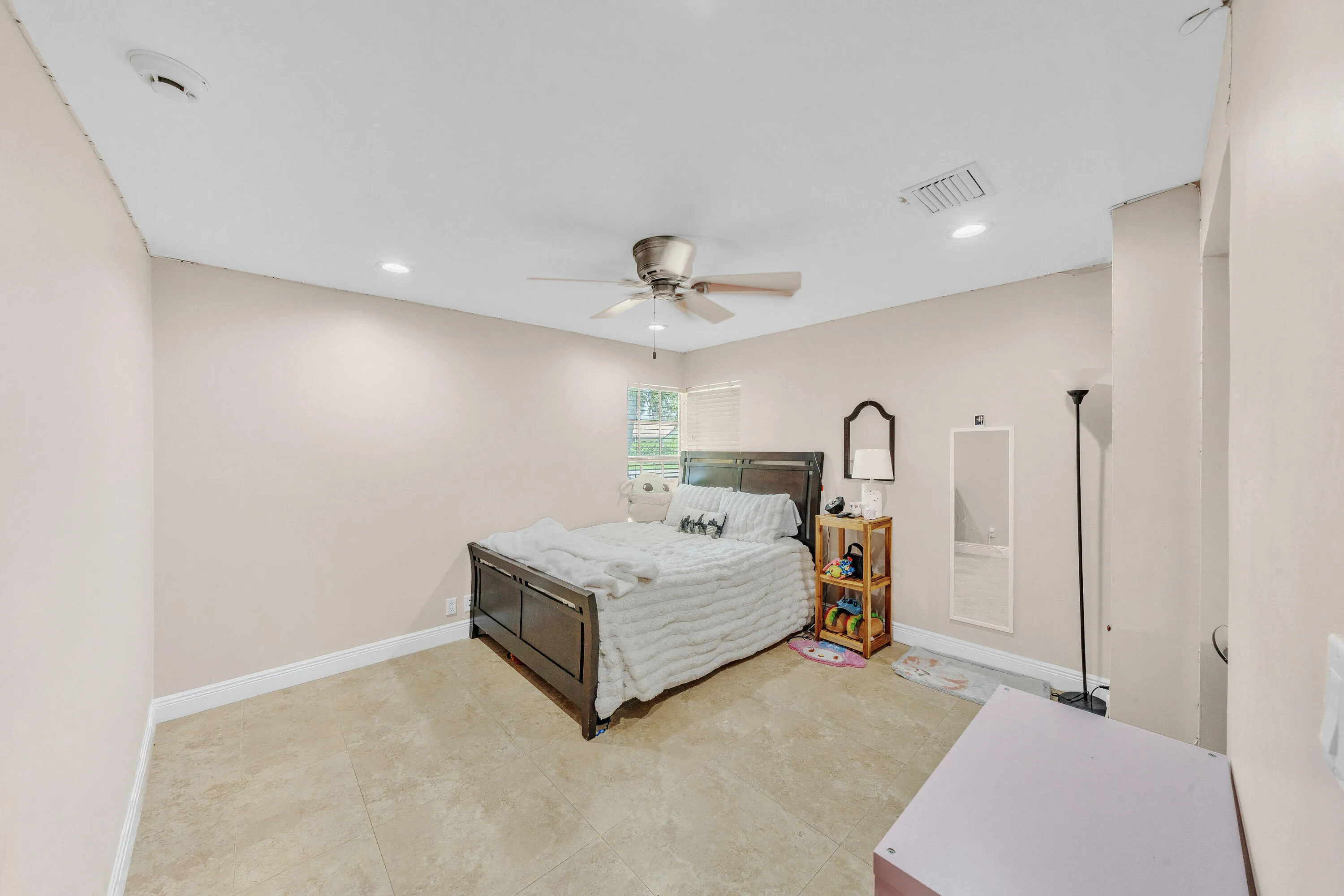 10 Guest BedroomA (1)