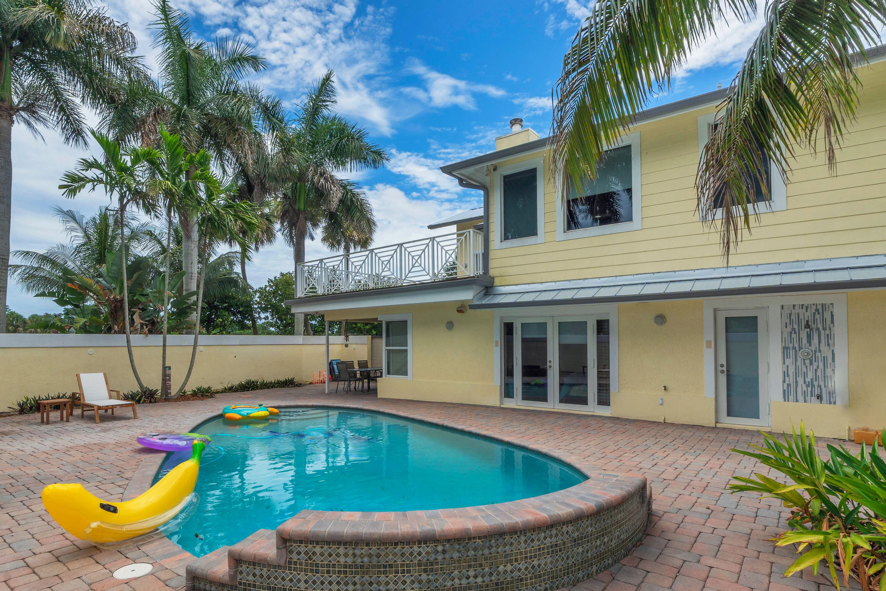 2 Pool-Backyard (4)