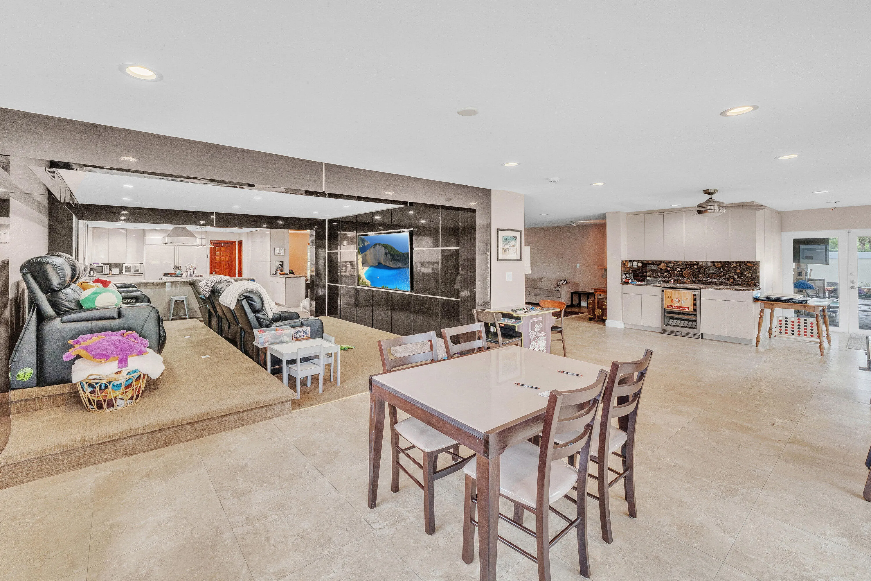 5 Dining Area (3)