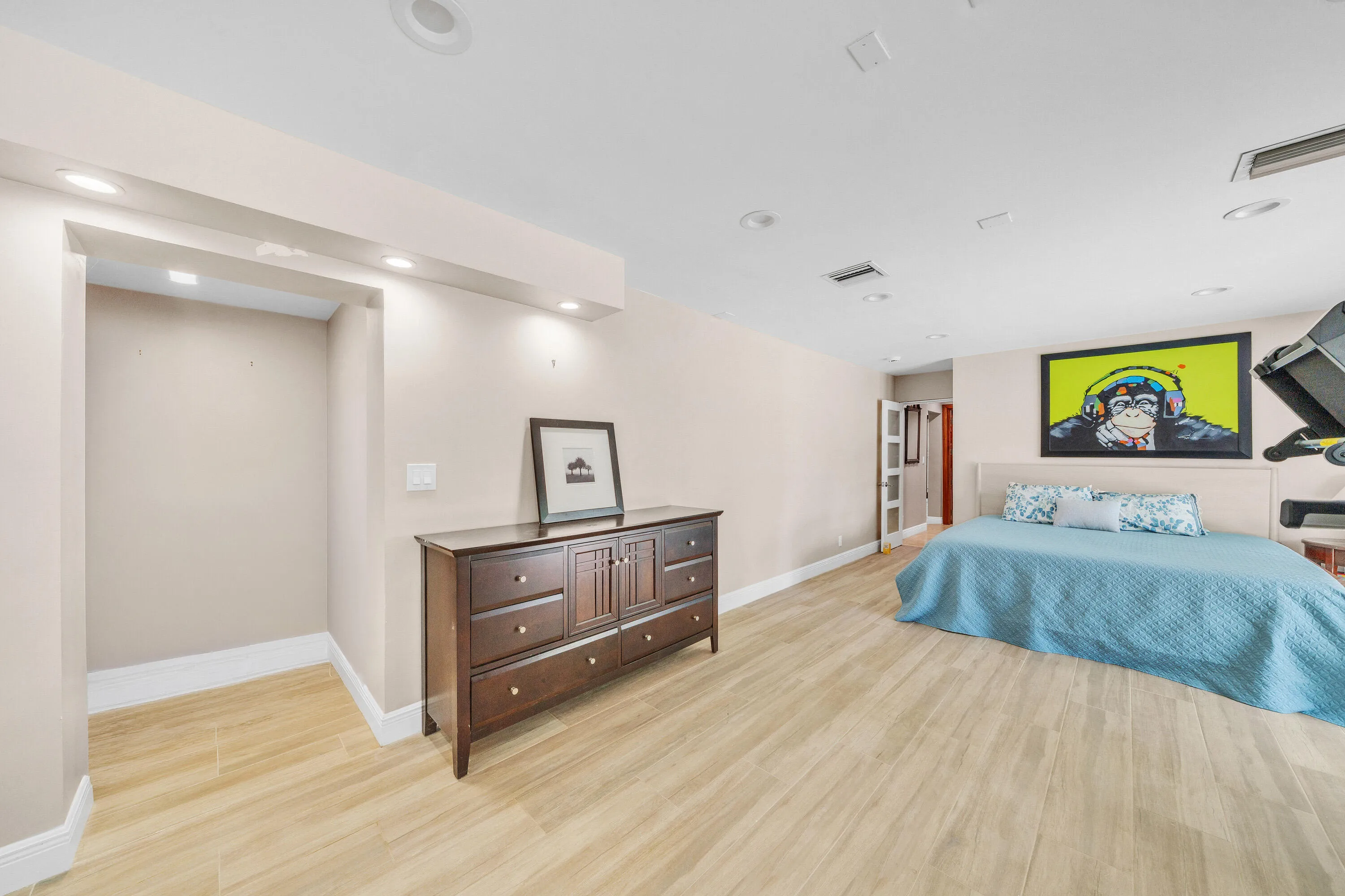 13 Guest Bedroom B (2)