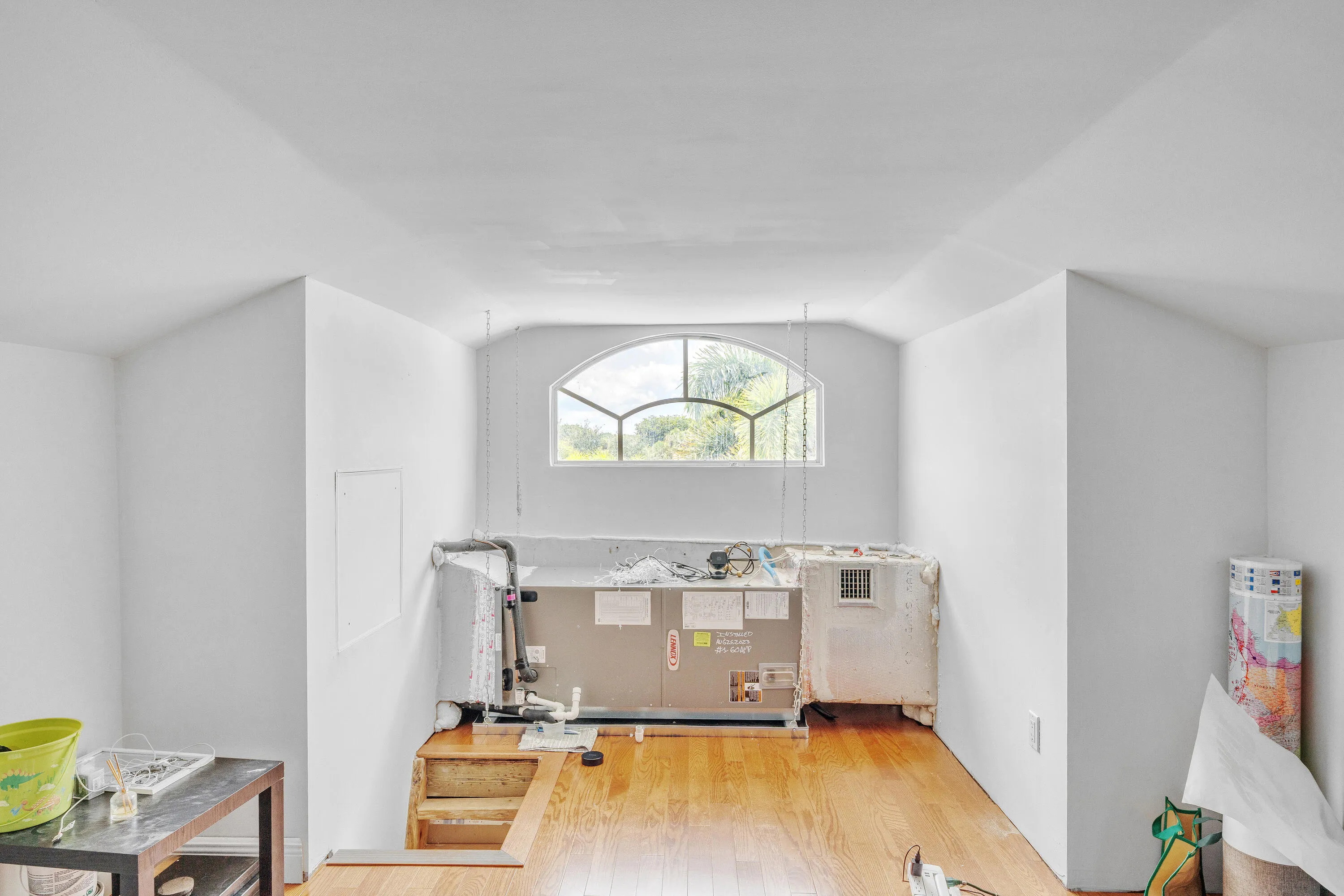 27 Attic (3)