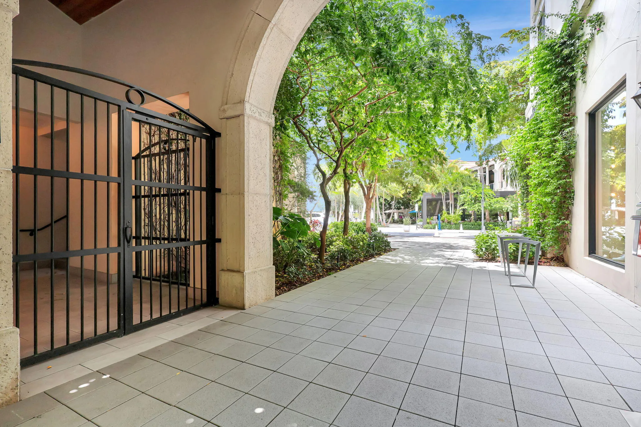 33-web-or-mls-Cole 630 South Sapodilla A