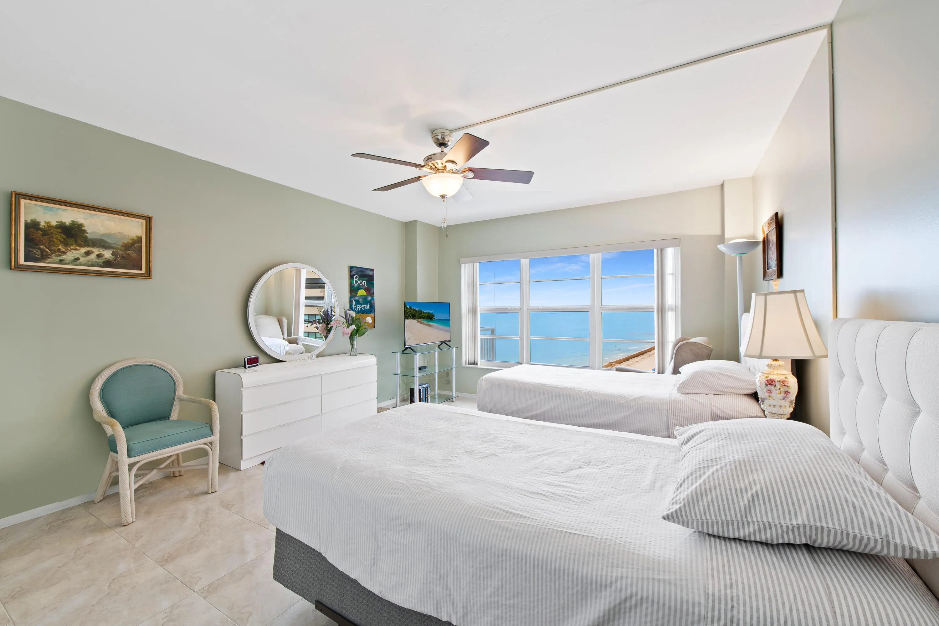 Guest bedroom