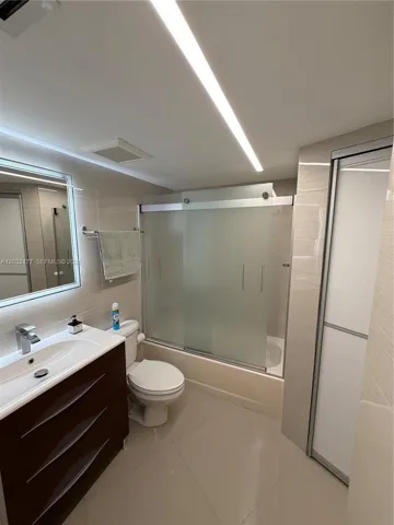 Full Second Bathroom