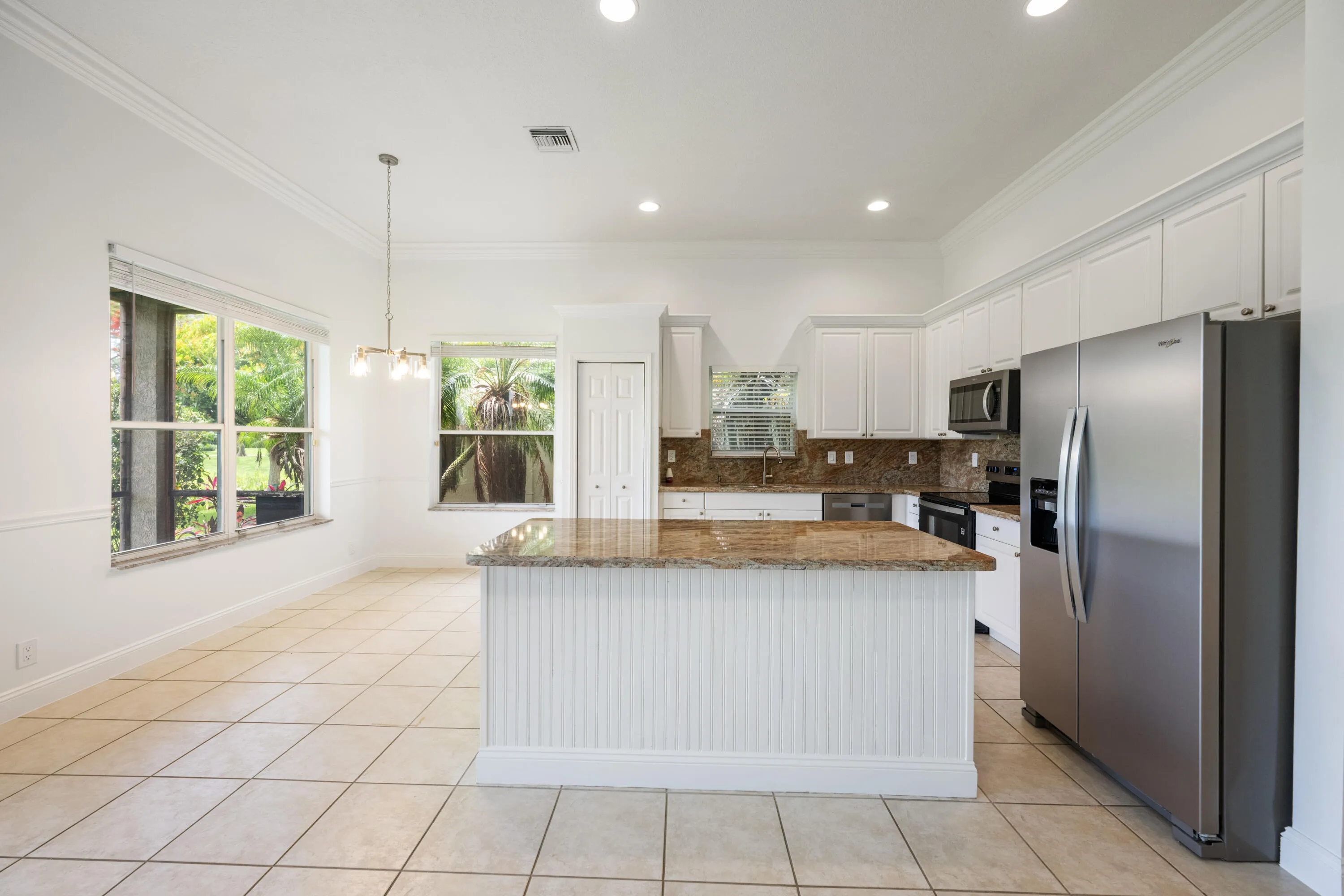 Kitchen dining