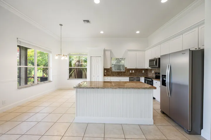 Kitchen dining