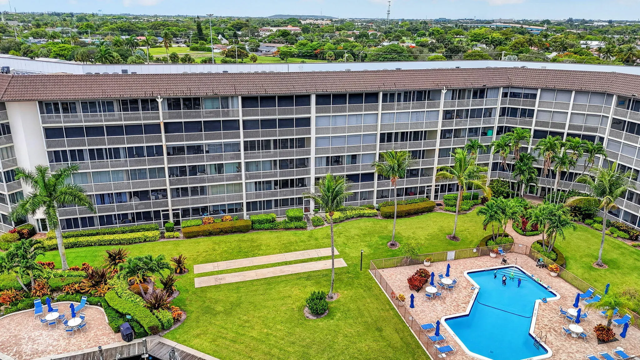 RIVER HOUSE TOWERS CONDO