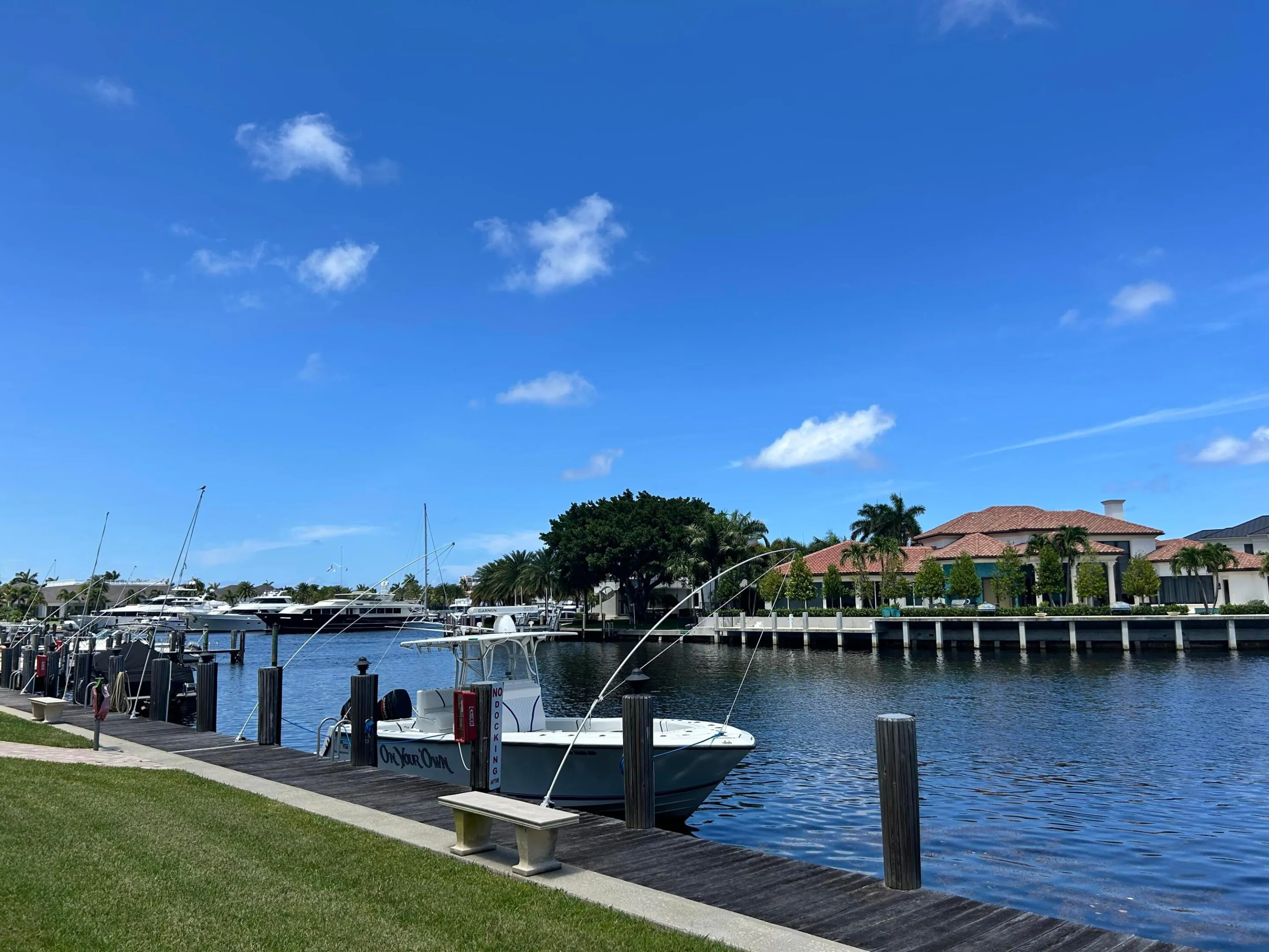 COMMON DOCK;OCEAN ACCESS-NO BRIDGES