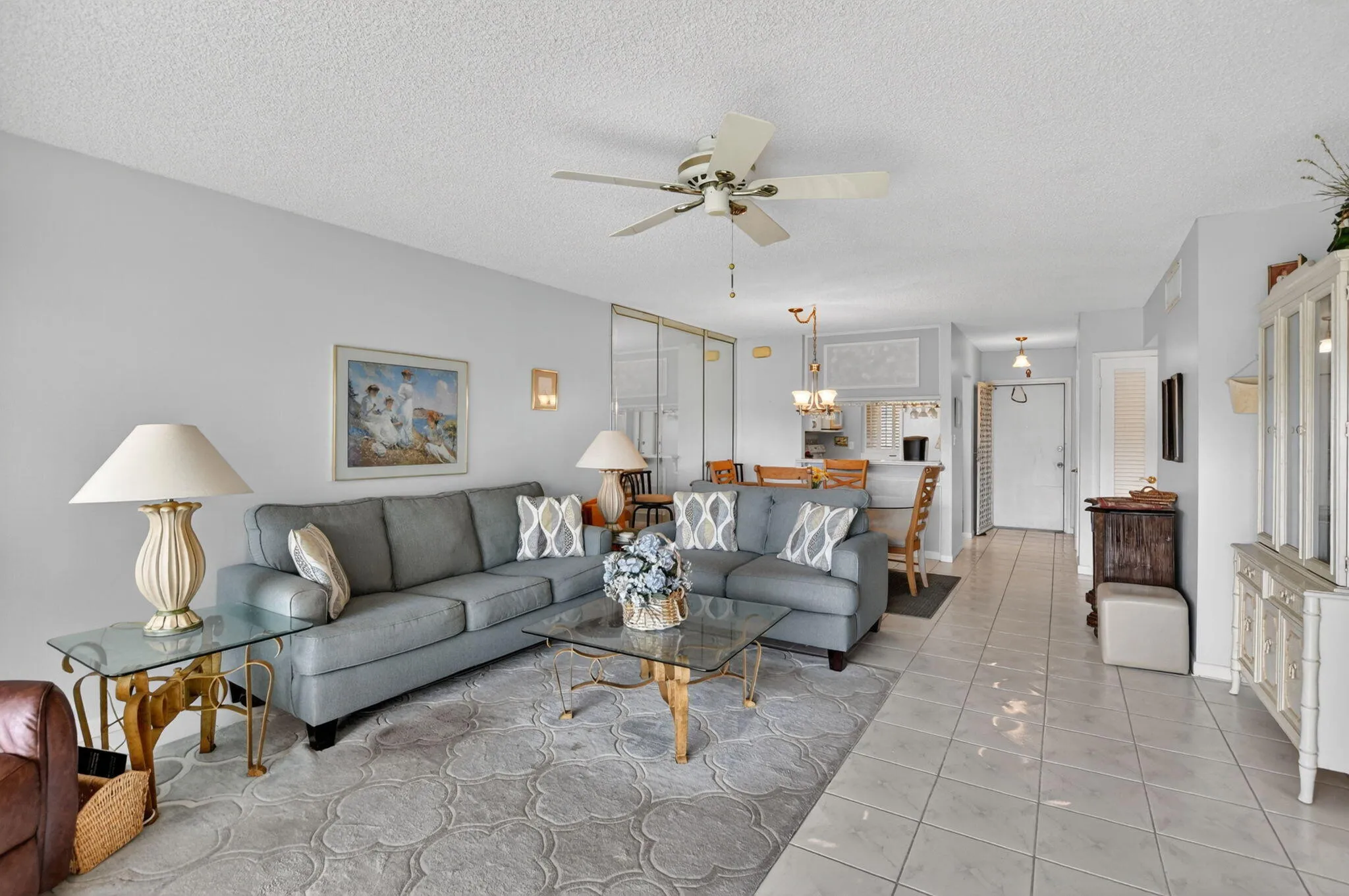 LIVING/DINING ROOM