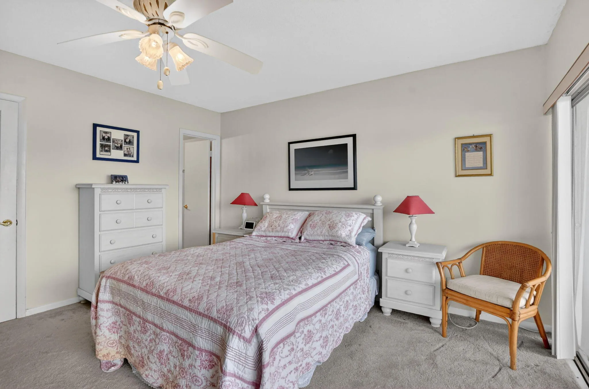 MAIN BEDROOM