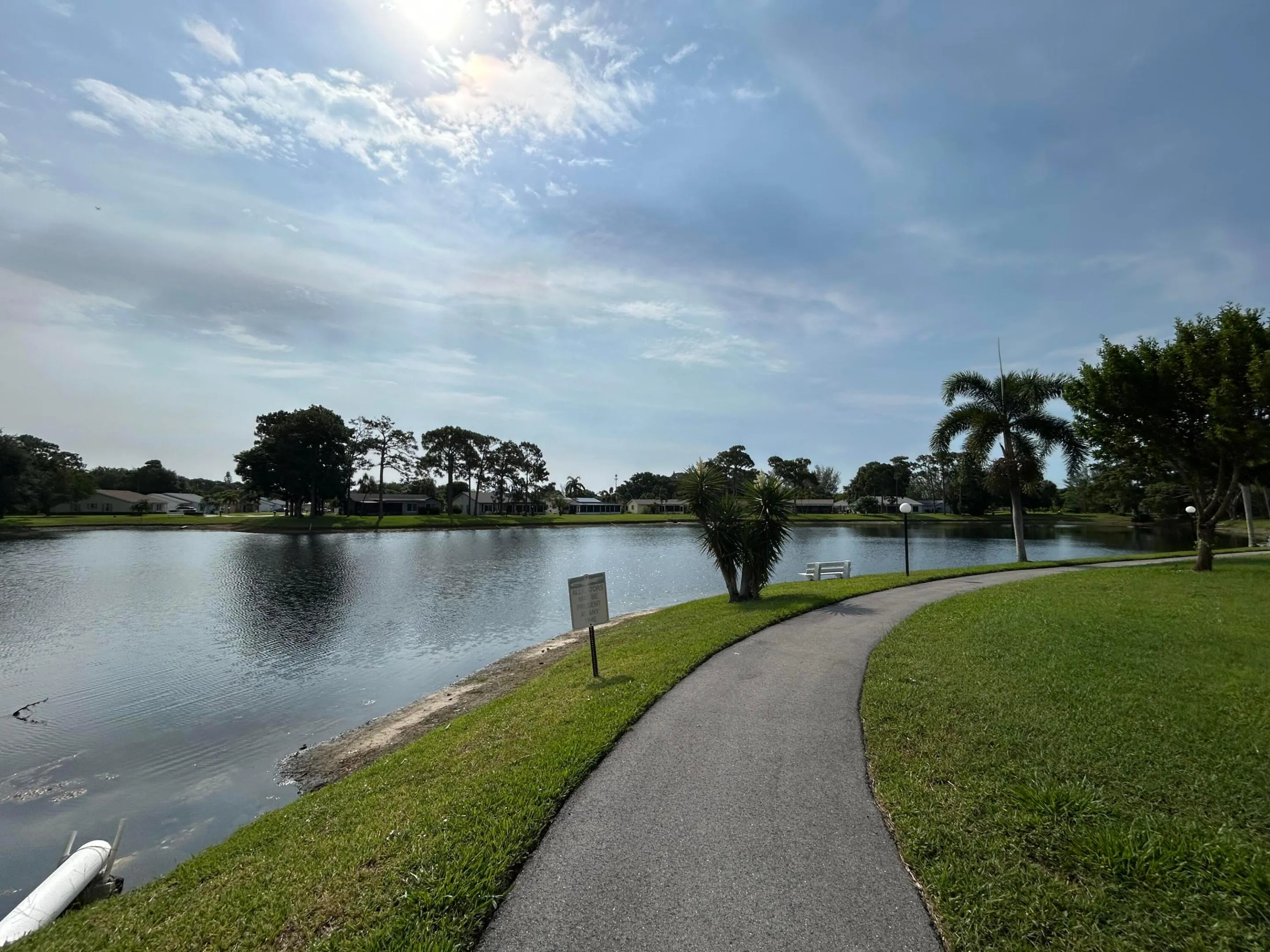 LAKESIDE WALKING PATHS