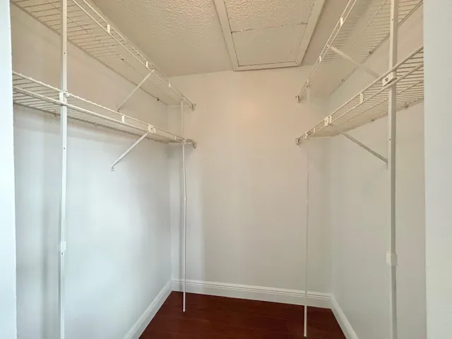MASTER WALK IN CLOSET