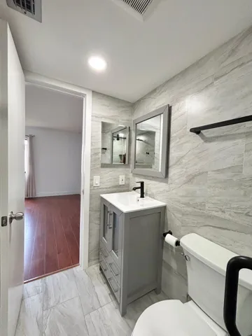 FULL TILED WALLS