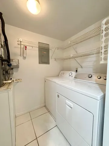 LAUNDRY/UTILITY ROOM