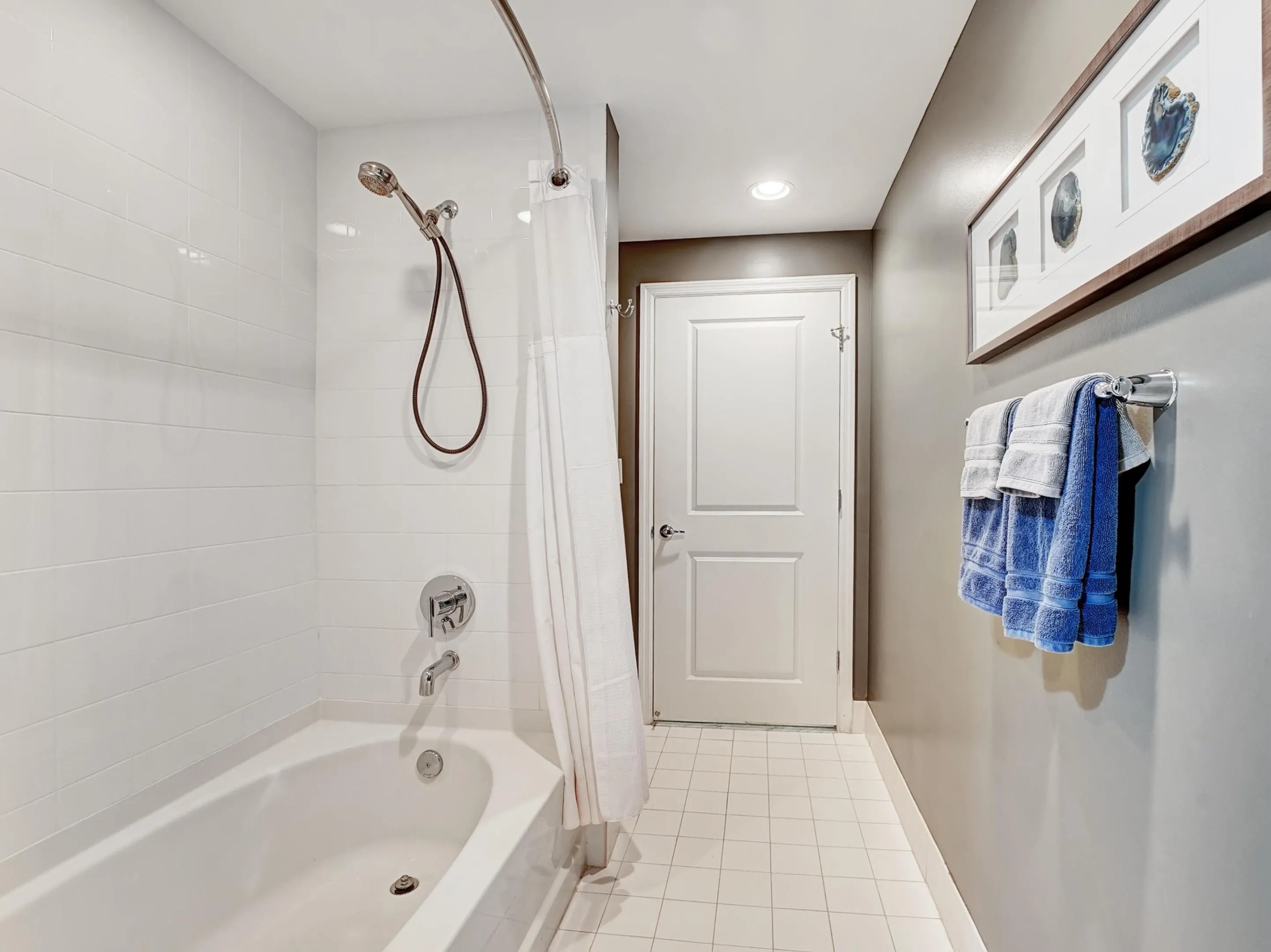 2nd Bathroom