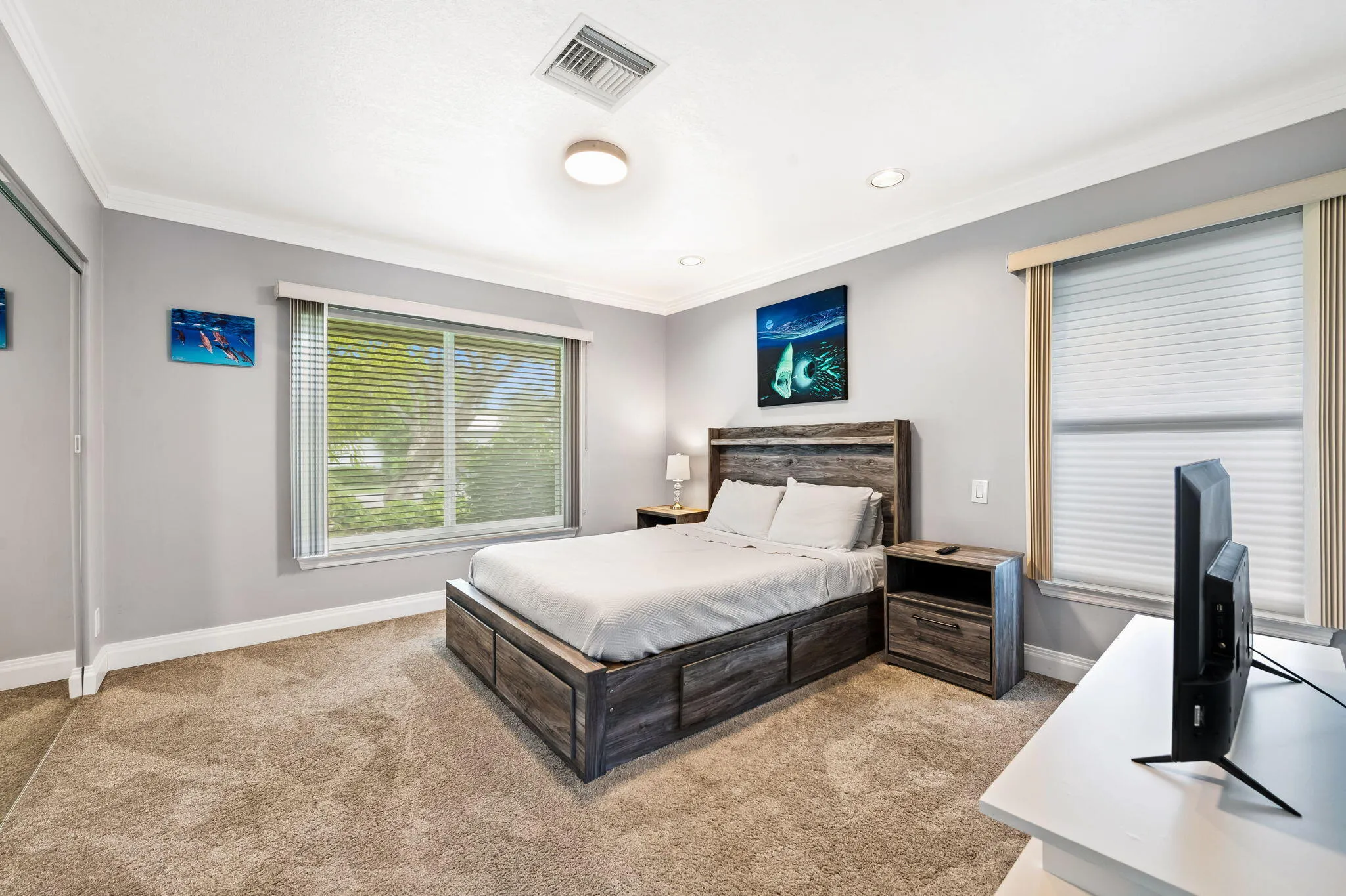 Guest bedroom 1