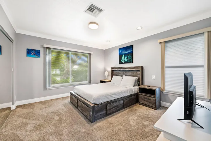 Guest bedroom 1