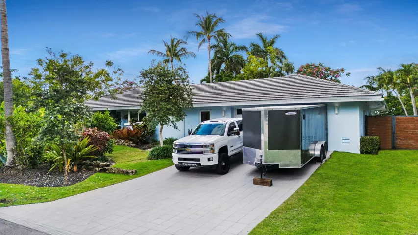 Side driveway garage entrance
