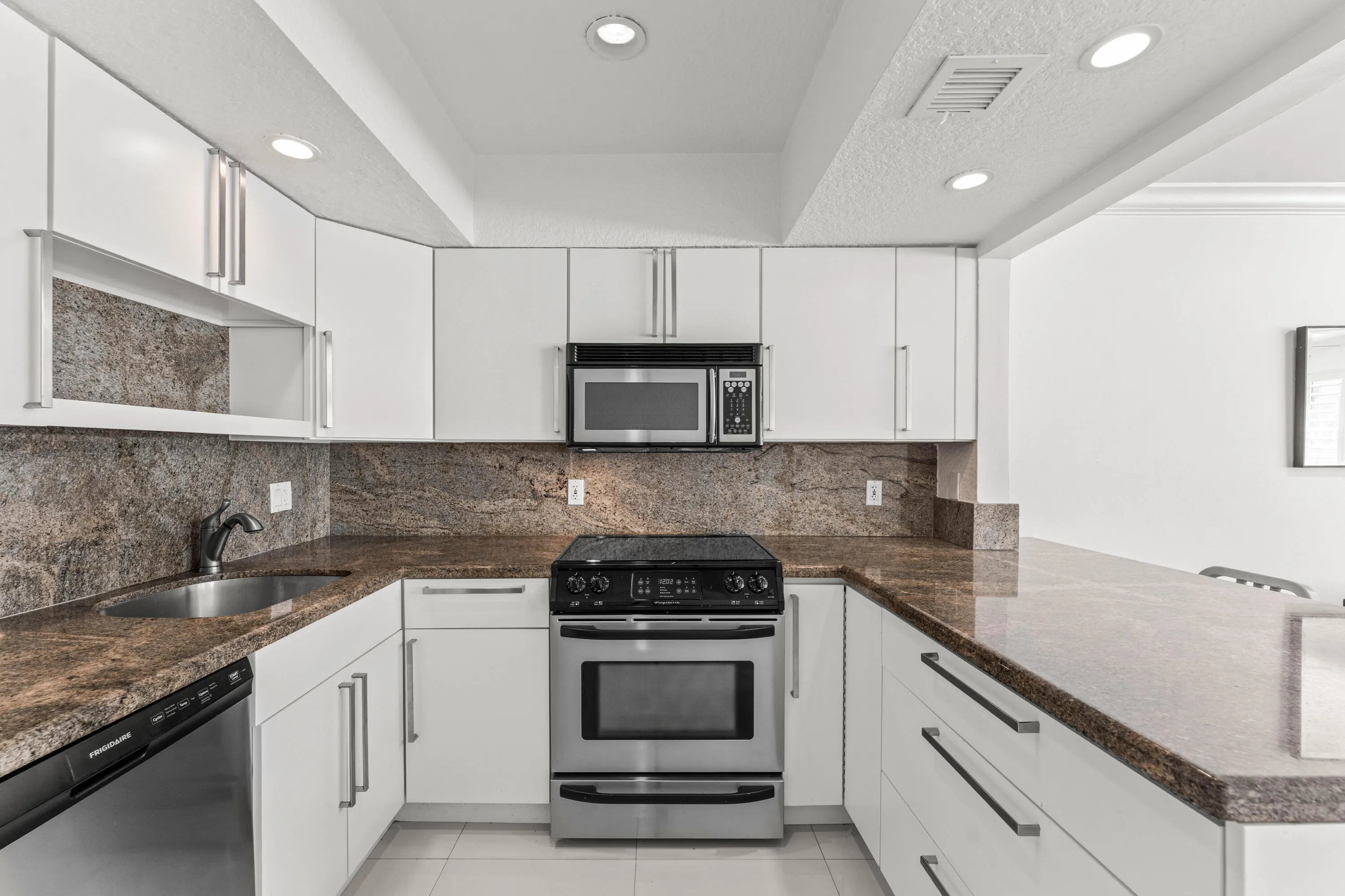 012-250SouthOceanBoulevard-269-DelrayBea