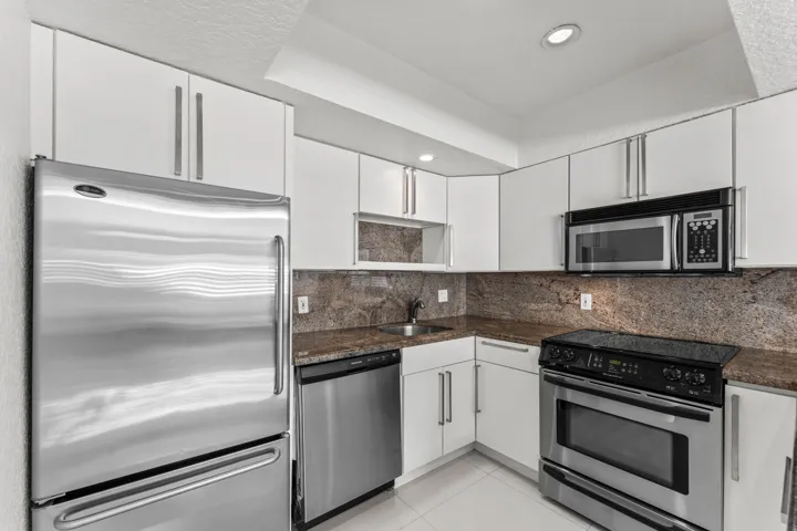 011-250SouthOceanBoulevard-269-DelrayBea