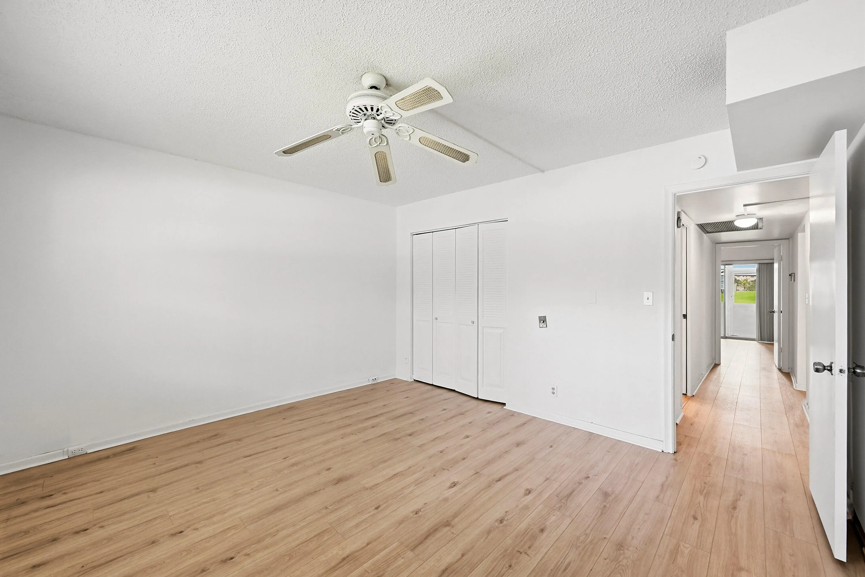 25_bedroom