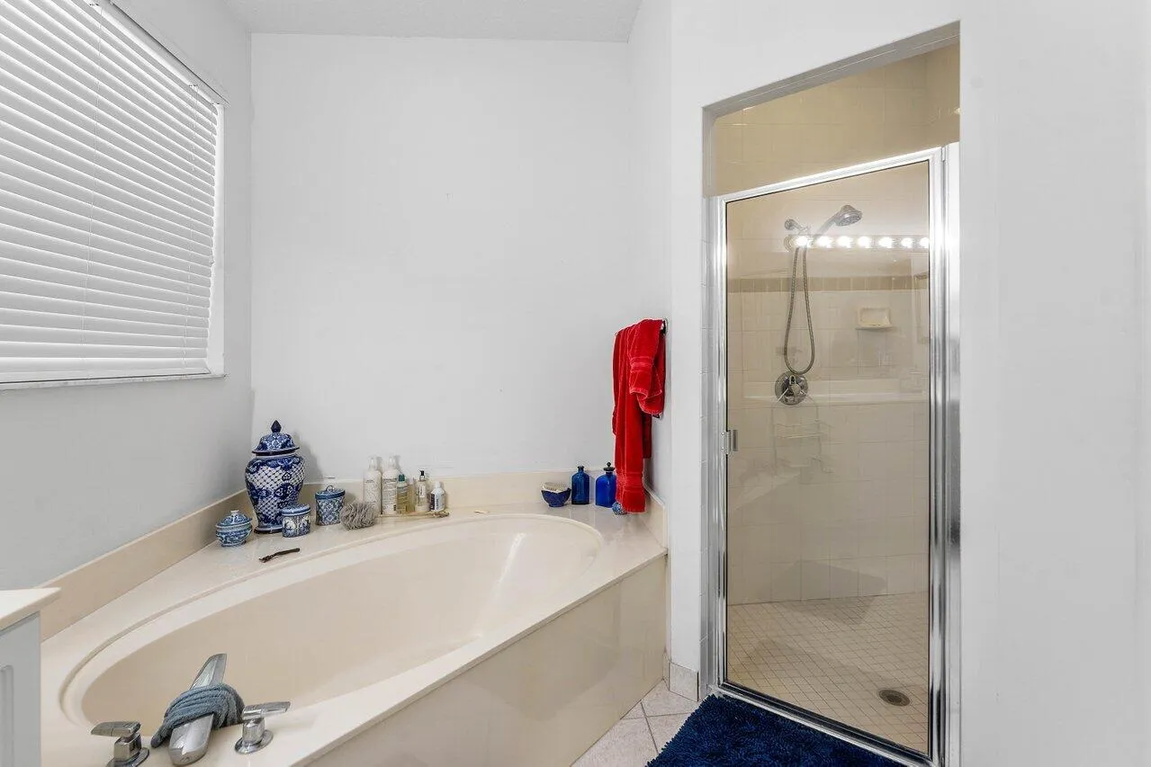 022-136HiddenHollowTerrace-PalmBeachGard