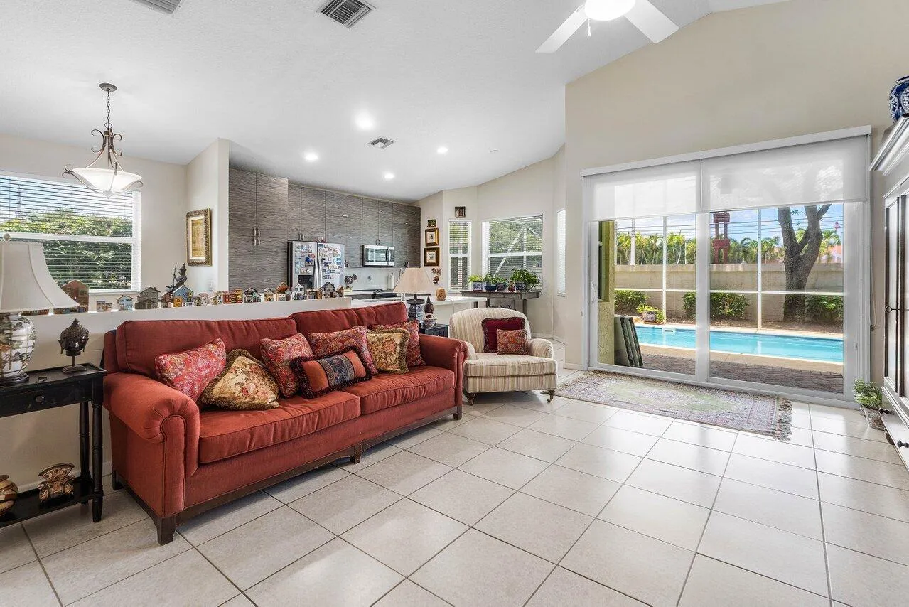 010-136HiddenHollowTerrace-PalmBeachGard