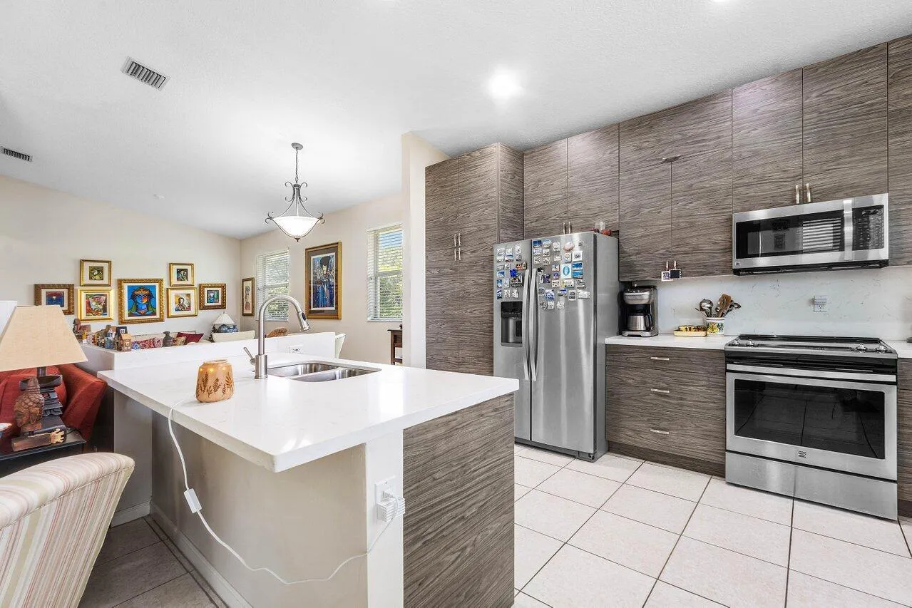 012-136HiddenHollowTerrace-PalmBeachGard