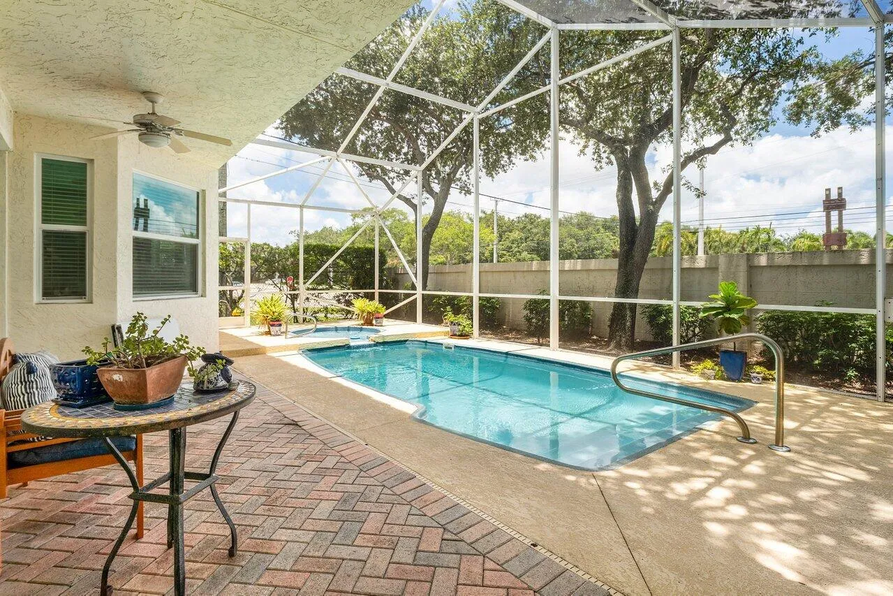 027-136HiddenHollowTerrace-PalmBeachGard