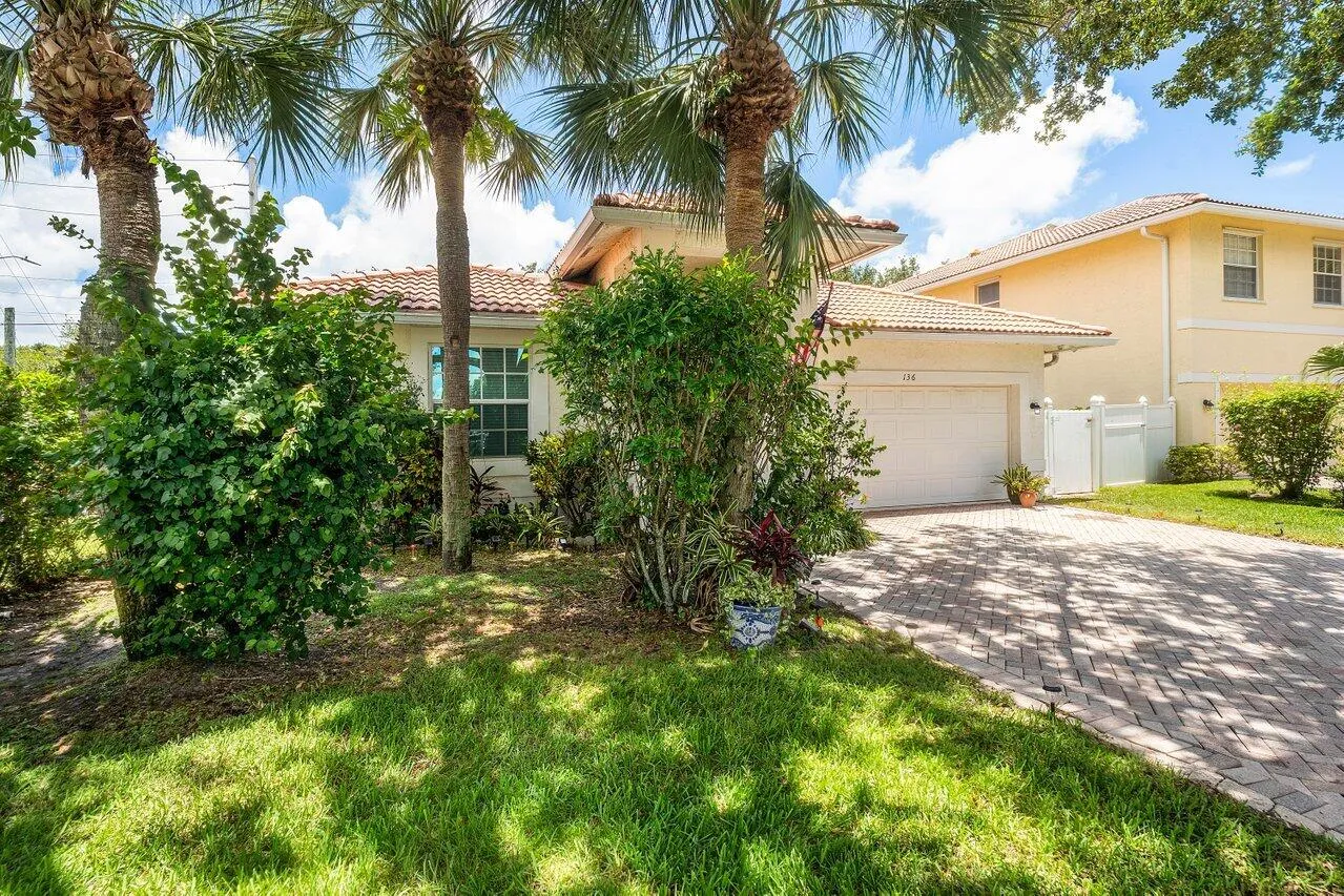 003-136HiddenHollowTerrace-PalmBeachGard