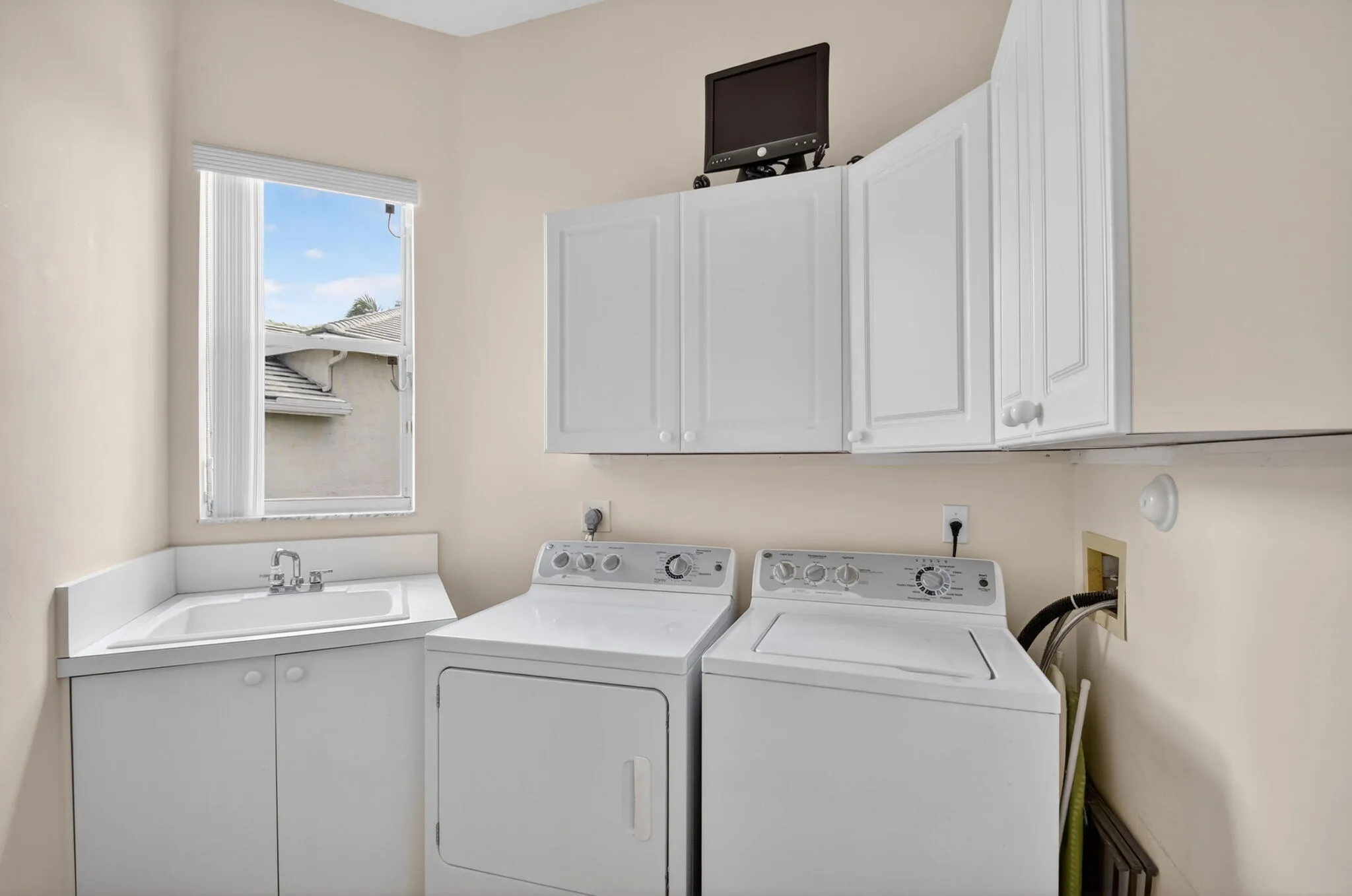 laundry room with sink
