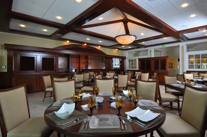 Oasis dining