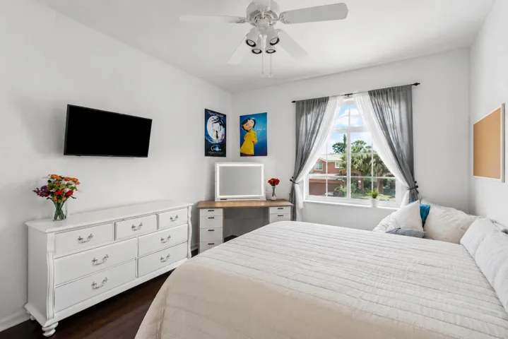 Bedroom 4 angle