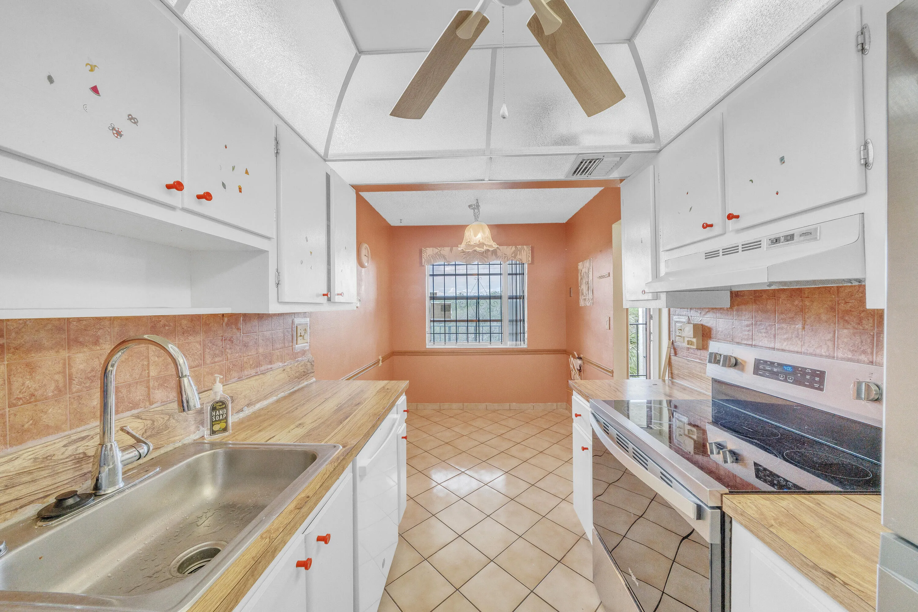13 Kitchen