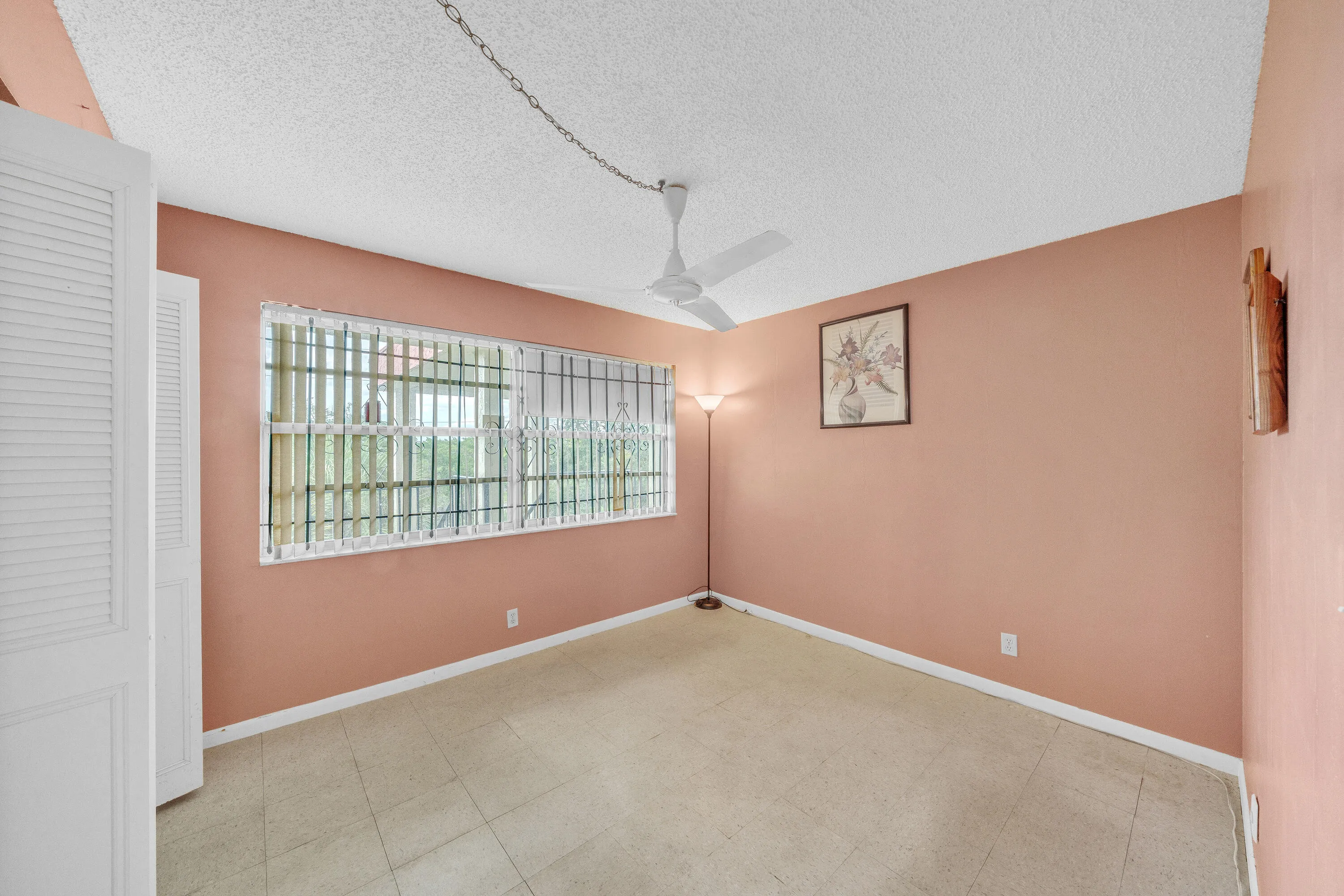 14 Guest Bedroom (2)