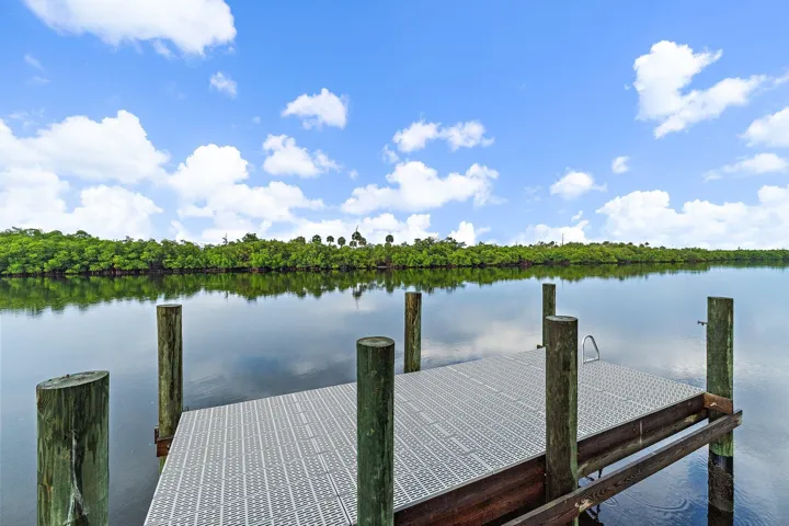 068-9741SEGomezAve-HobeSound-SMALL