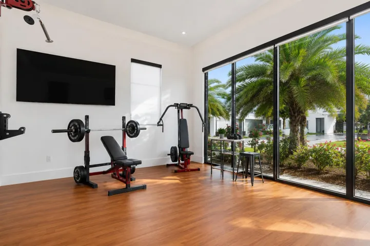 9741 SE Gomez gym