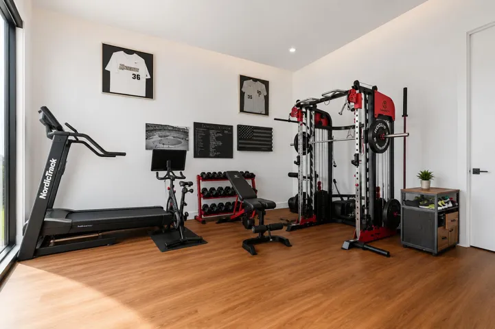 9741 SE Gomez gym