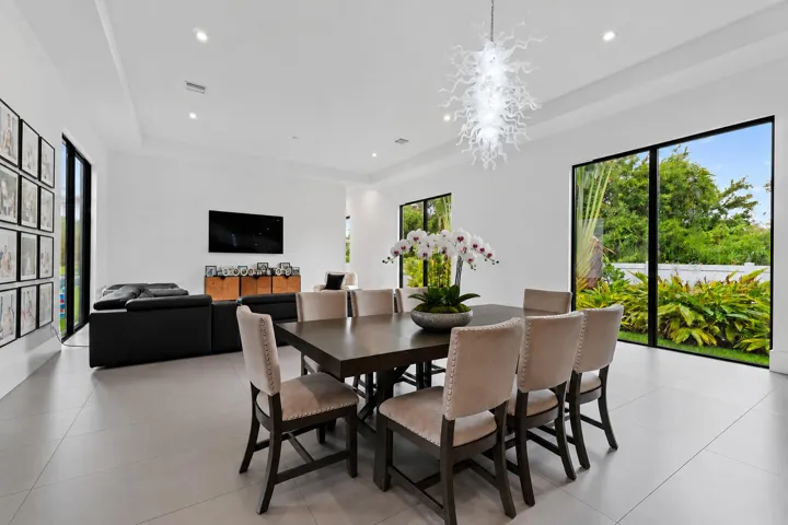 9741 SE Gomez Kitchen family room