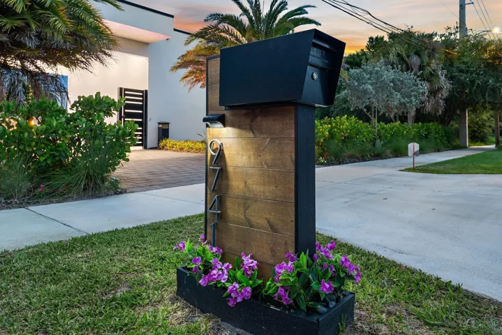002-9741SEGomezAve-HobeSound-SMALL