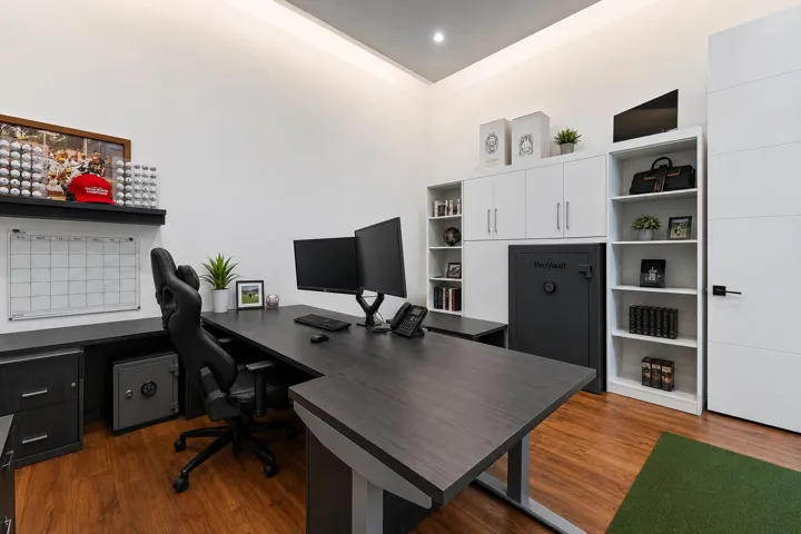 9741 SE Gomez office 2