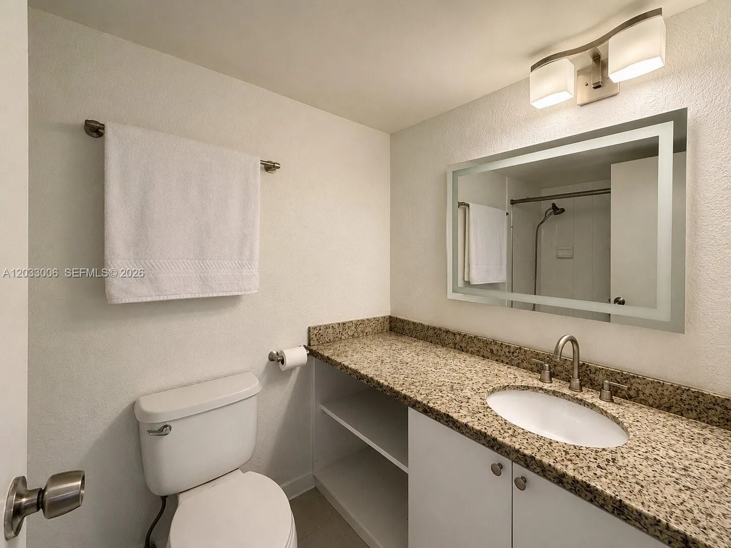 Guest Full Bathroom