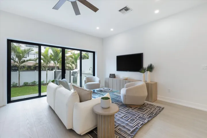 20-509 SW 11th Street Ft. Lauderdale, FL